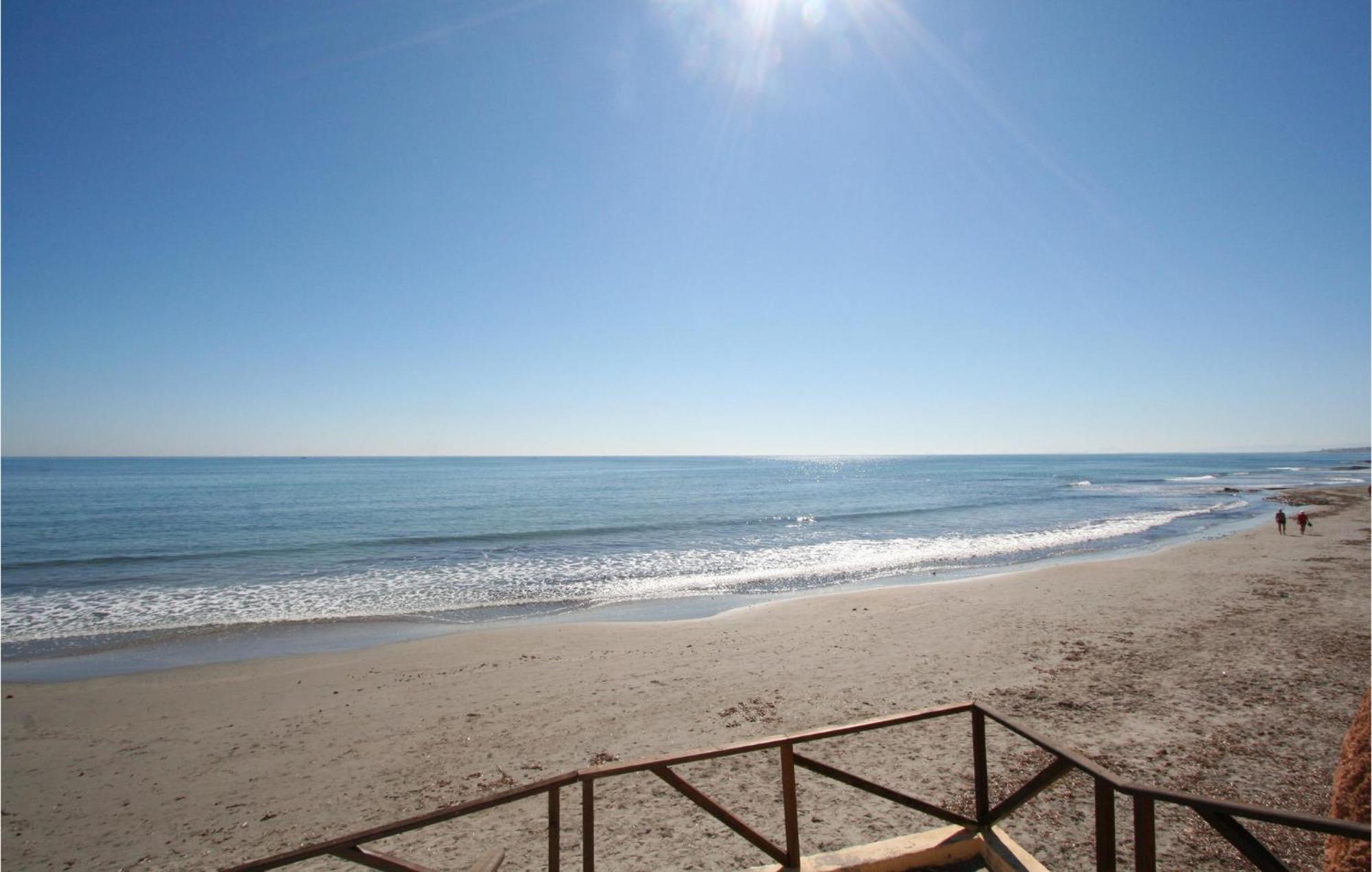Cozy Home In Orihuela Costa With Kitchenette المظهر الخارجي الصورة